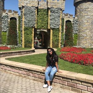 Meet your Posher, Dominique